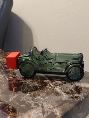 Vintage Avon Straight Eight Sports Car Island Lime After Shave Green Bottle